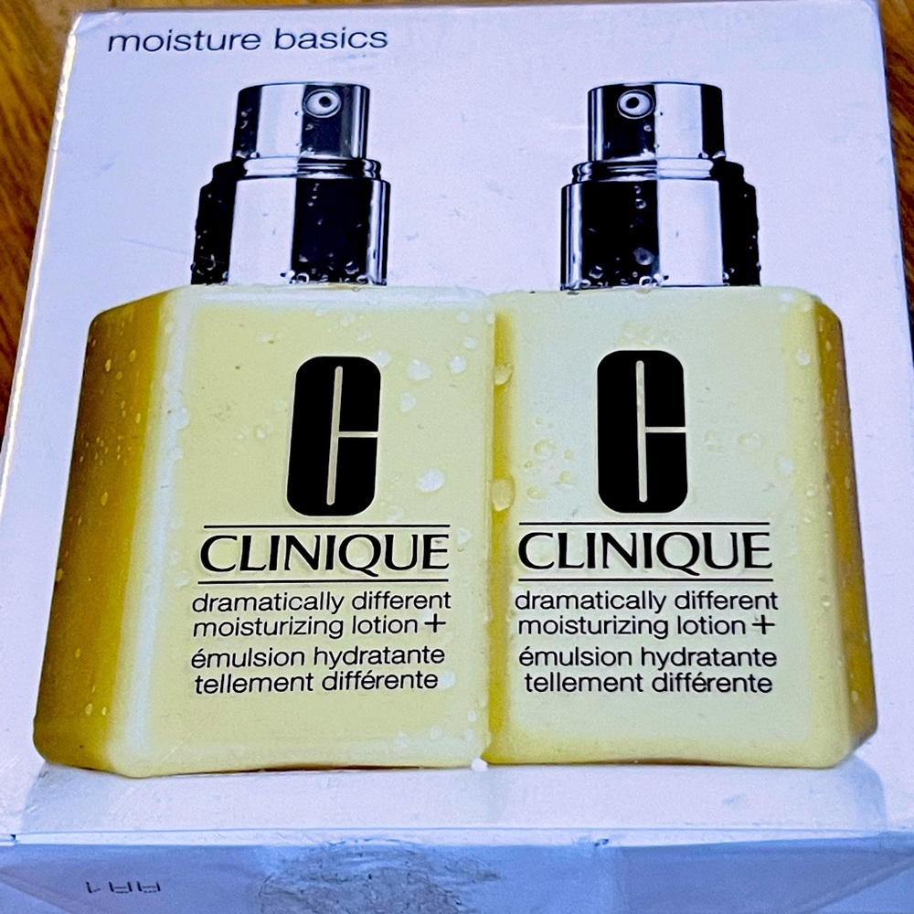 clinique NEW in box dramatically different moisturizer 2 pack